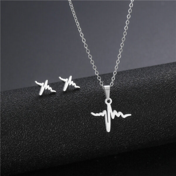 Heartbeat Necklace With Earrings Silver