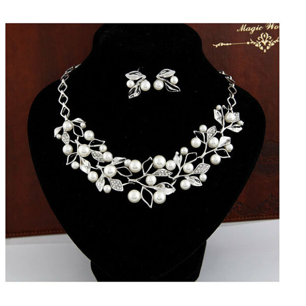 Pearl Leaf Design Silver Necklace Set