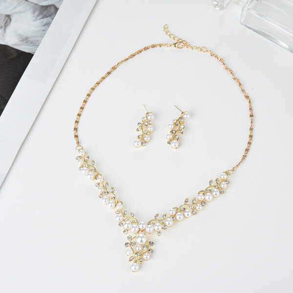 Mini Diamond Pearl Golden Necklace Set